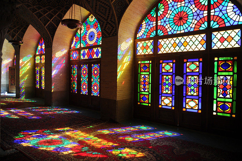 - Nasir al-Mulk Mosque先生